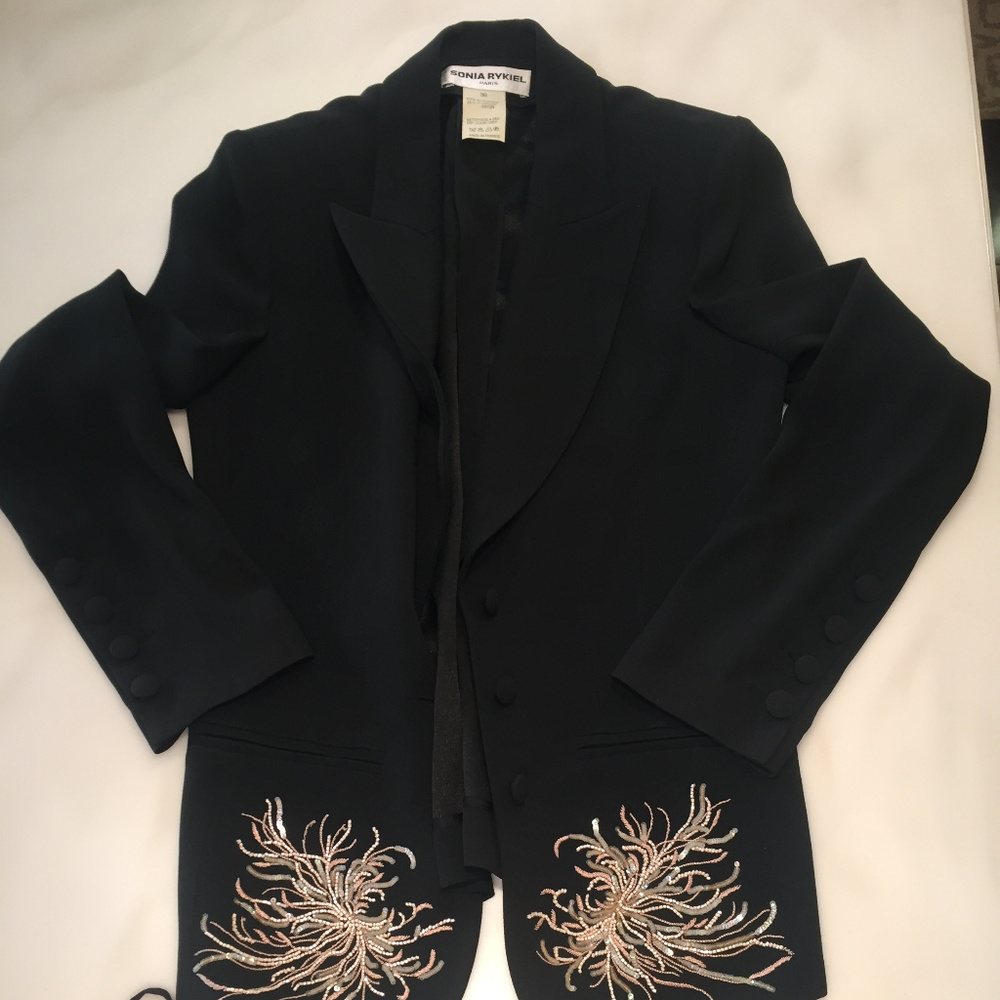 suit blazer gold bursts & matching top
